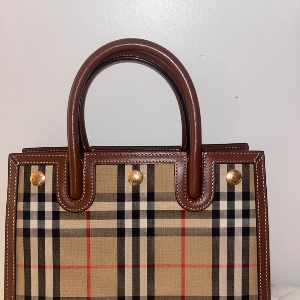 Burberry mini title bag - Picture 9 of 10